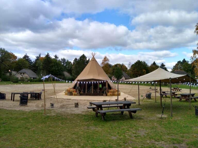 feesten in een tipi