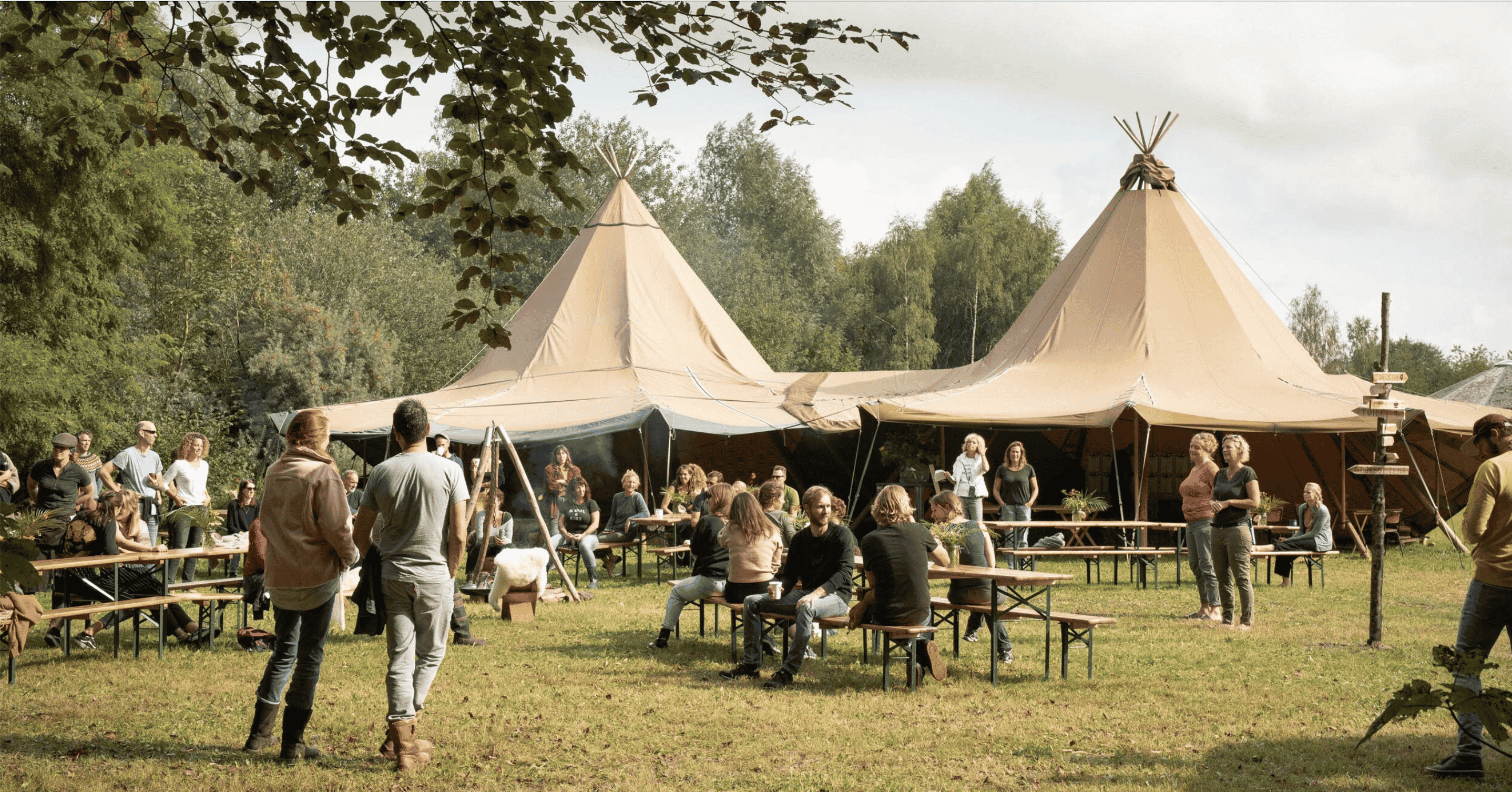 Gepensioneerd foto gevechten Tent huren voor een feest? De perfecte feesttent: een Nordic Tipi!