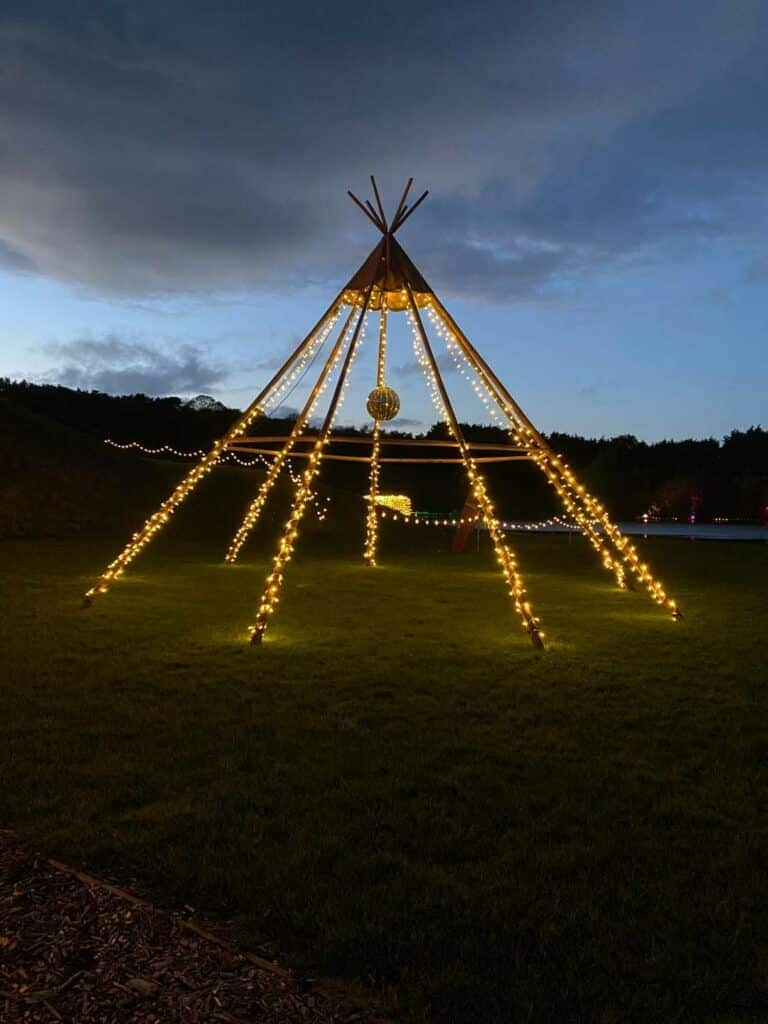 naked tipi feest