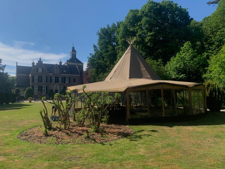 Wandpanelen 8 Stratus helemaal open met raam wallpanelen