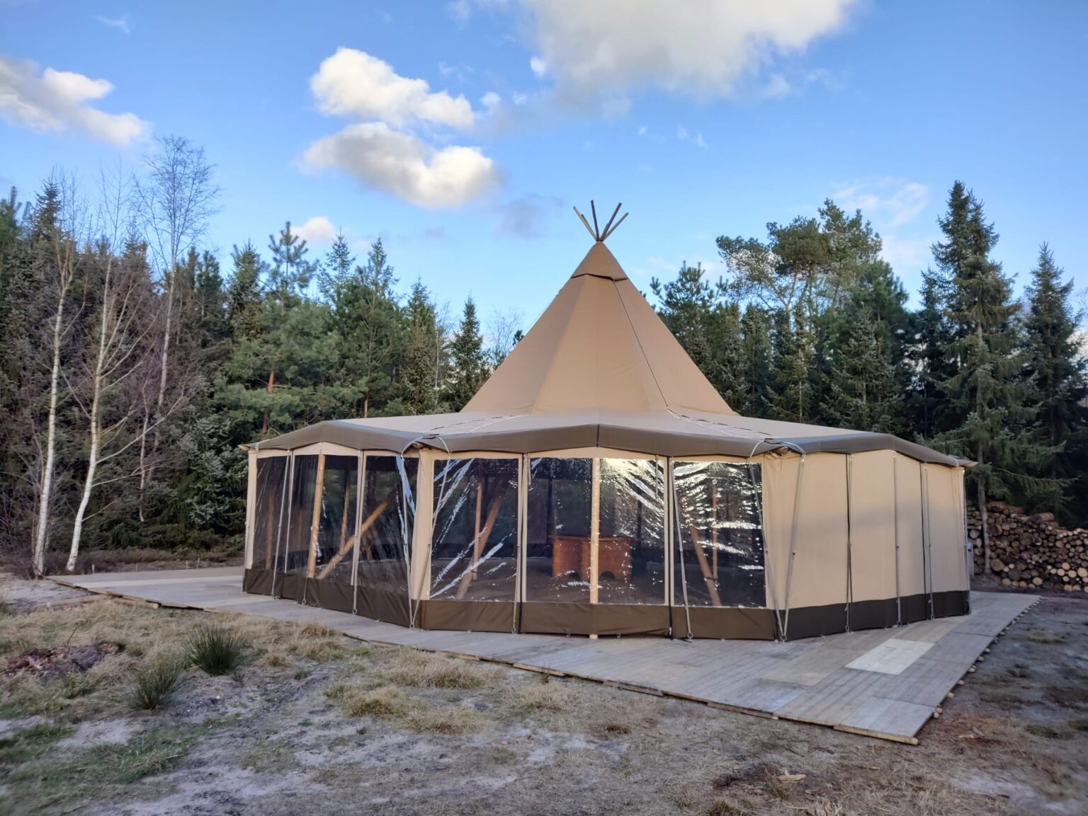 Stratus 72 met rondom wallpanels