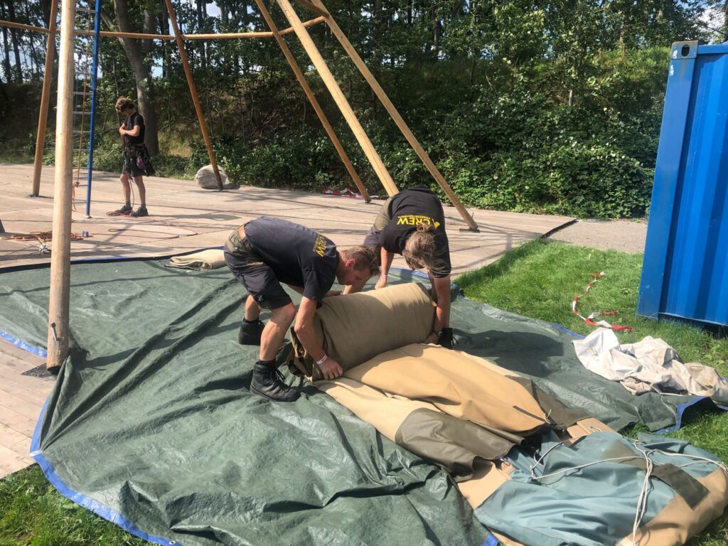 Onze ecologische voetafdruk 14 Tipi's bouwen is handwerk