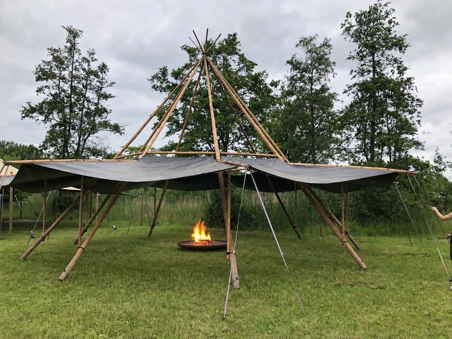 Giant Fire Tipi Black